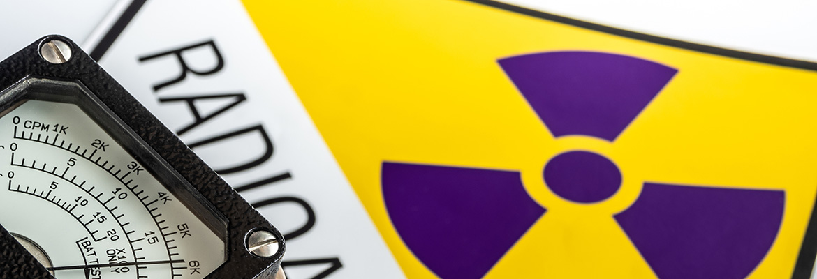 Label with the radioactive symbol