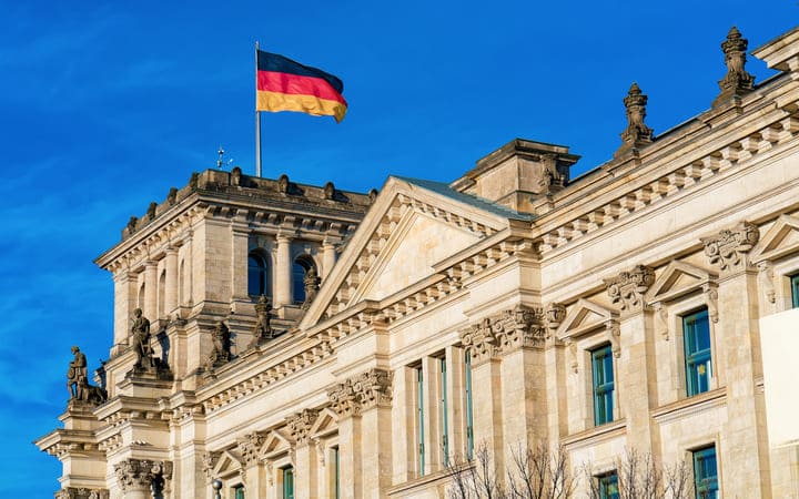 Deutschland Flagge am Bundestag
