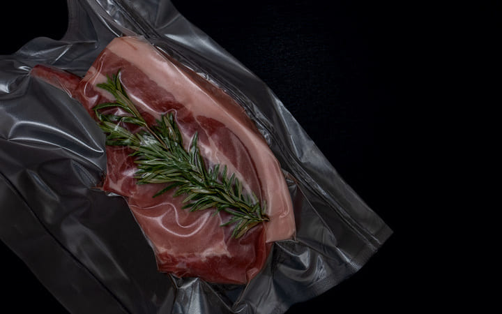 Fleisch in Folie mit Schutzgas verpackt 
